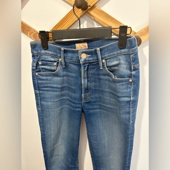 MOTHER - INSIDER CROP STEP FRAY JEANS - Picture 6 of 12